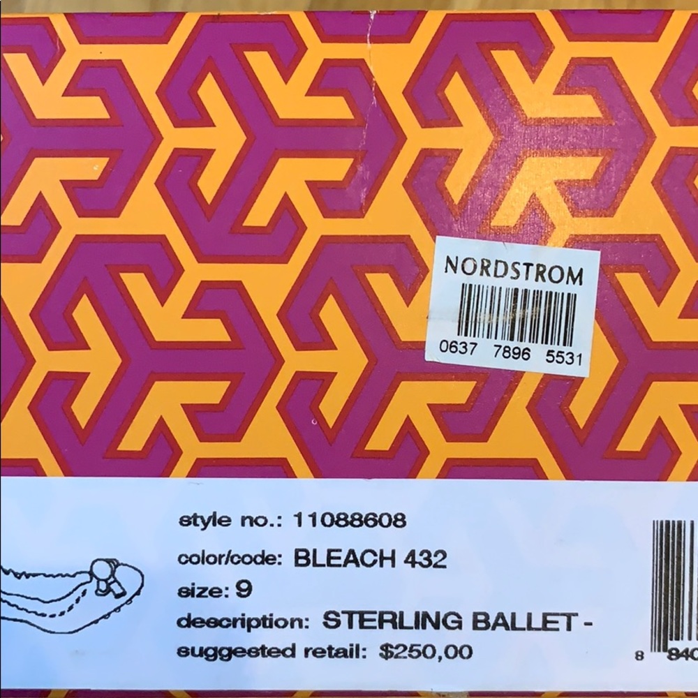 Seldom worn no marks  in box without top